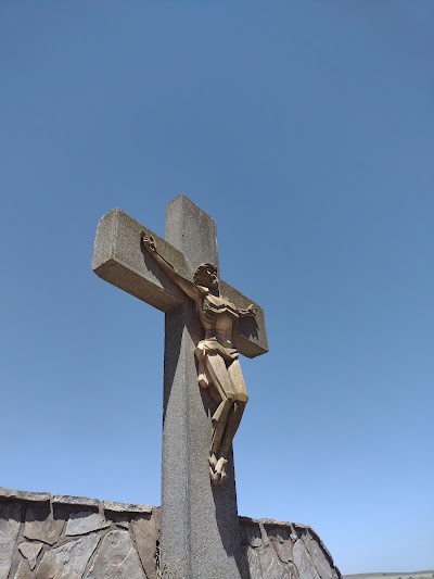 Cruz del Arq Francisco Salamone dentro del cementerio