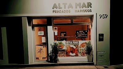 Alta mar pescados y mariscos y productos rojos congelados