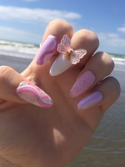 Mailen axt Nails