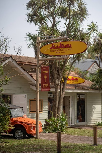 Ala Moana Surfshop & Café