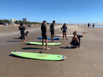 Escuela de Surf Punto Límite