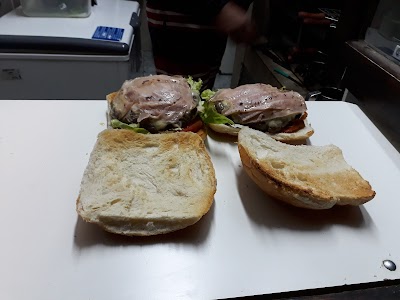 Hamburguesería Y Sandwichería El Ruso