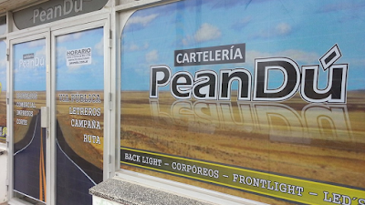 PEANDÚ LETREROS Y CARTELES EN LA VIA PUBLICA