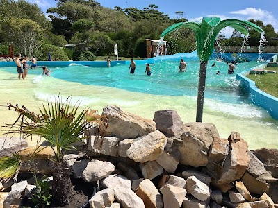 Wave pool