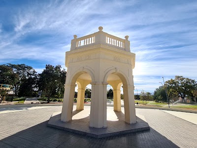 Plaza La Alameda