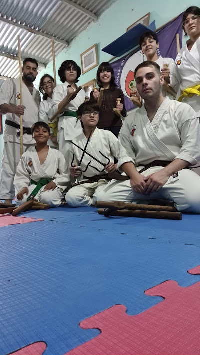 TRADICIONAL KARATE Y KOBUDO JINBUKAI TUCUMAN