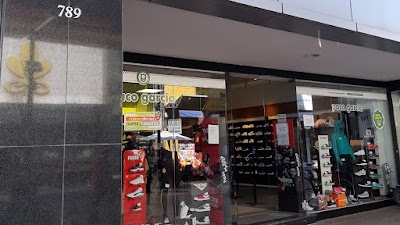 Paco Garcia - Casa de Deportes - Venta de Zapatillas, Ropa y Accesorios Deportivos