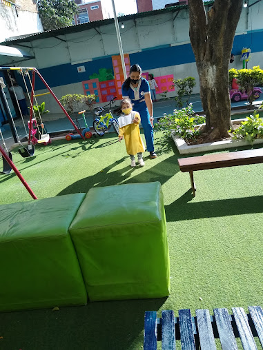 Jardin Materno Infantil Rayitos Del Sol