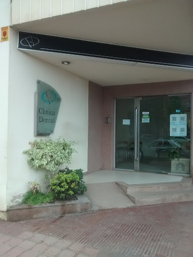 Clinica Dental - Centro de Rehabilitacion y Estetica