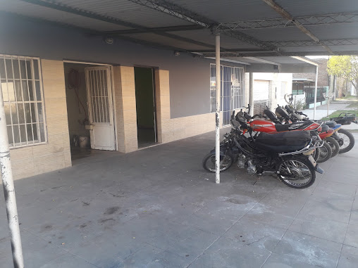 Taller de motos y venta de repuestos El Suri