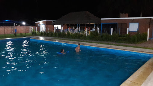 Escuela De Natacion Delfines - Asociacion Alemanes Del Volga De Castelli